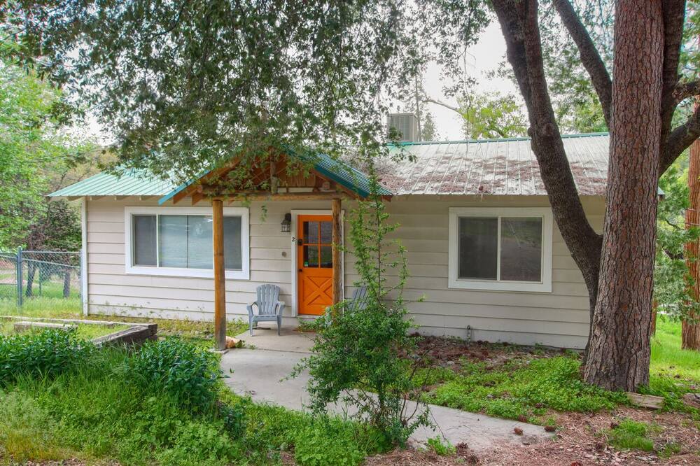 Photo of Outdoor in Oakhurst