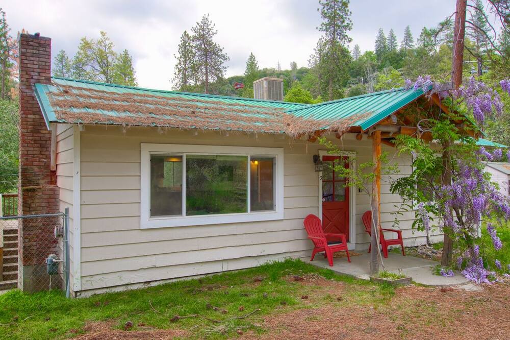 Photo of Outdoor in Oakhurst