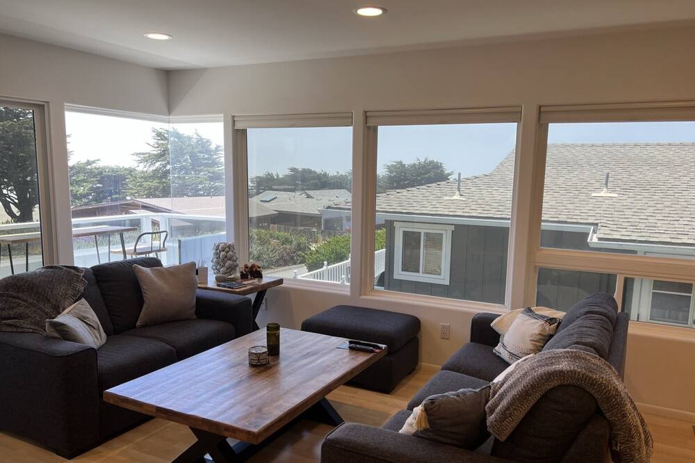 Photo of Livingroom in Happy Hill
