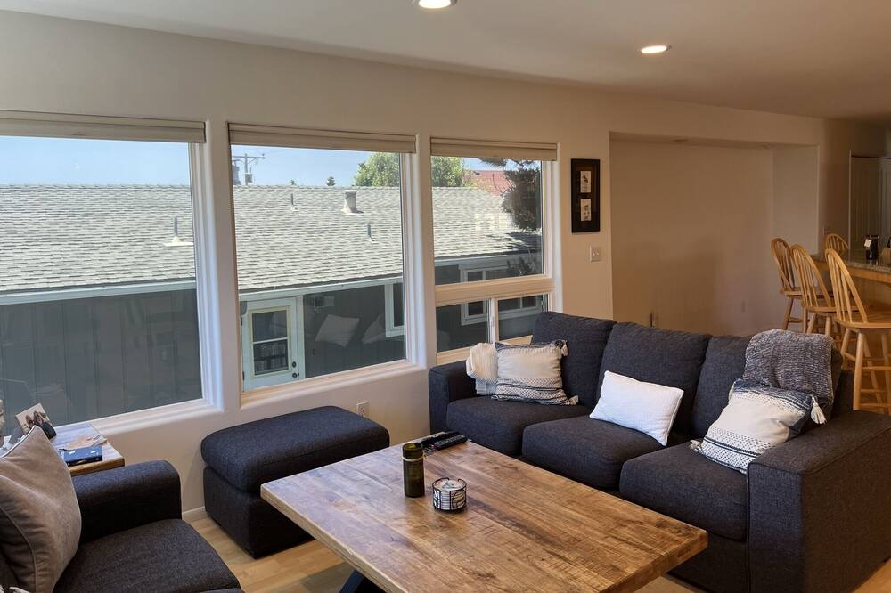 Photo of Livingroom in Happy Hill