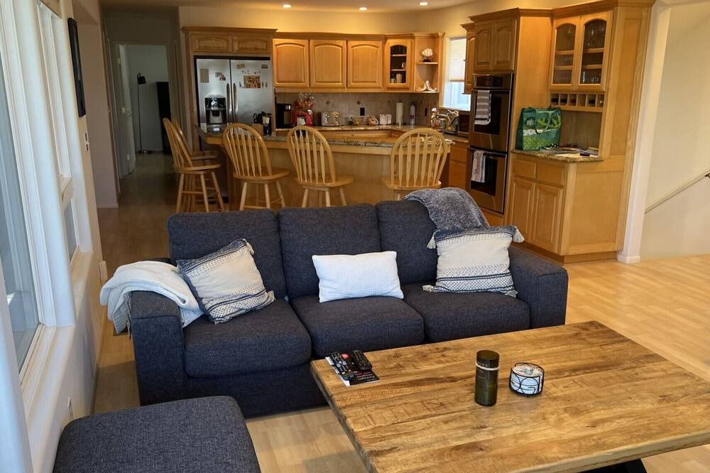 Photo of Livingroom in Happy Hill