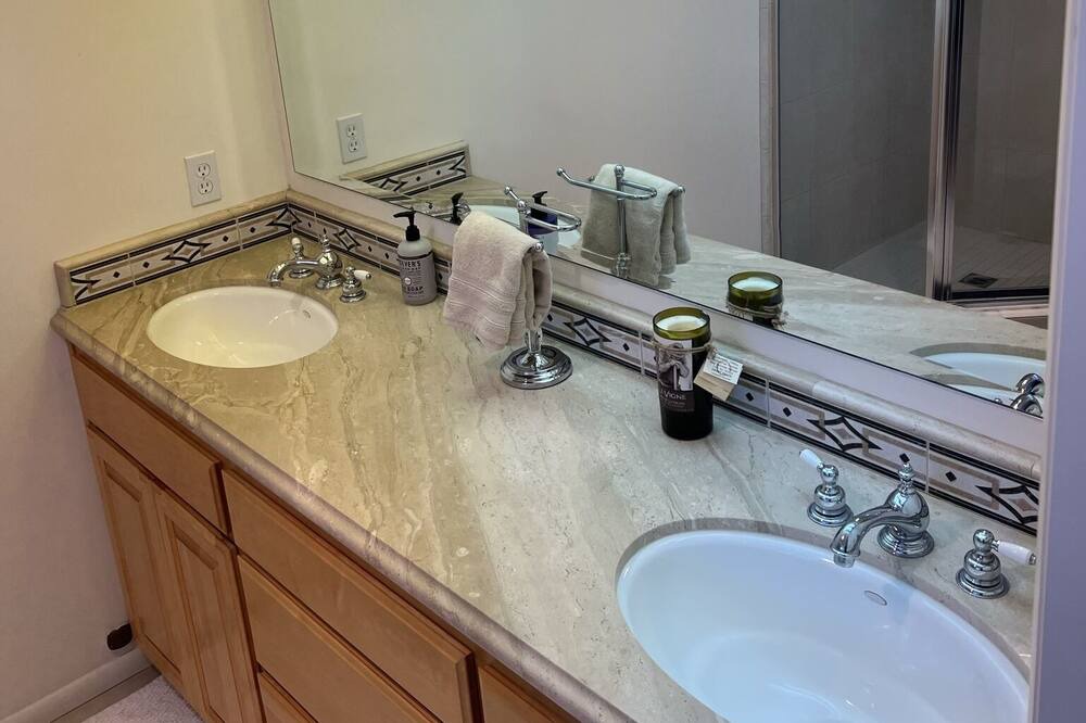 Photo of Bathroom in Happy Hill
