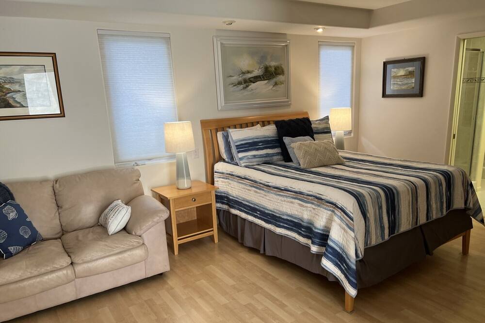 Photo of Bedroom in Happy Hill