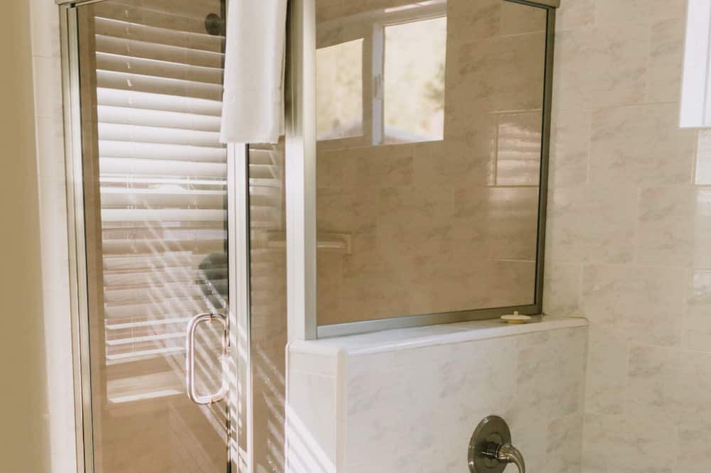 Photo of Bathroom in Long Barn