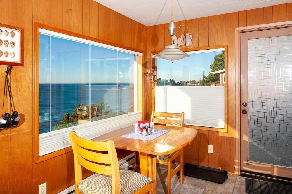 Photo of Bedroom in Depoe Bay
