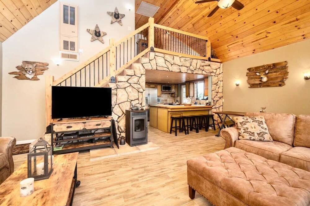 Photo of Livingroom in California Hot Springs