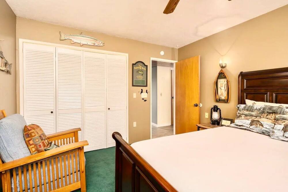 Photo of Bedroom in California Hot Springs