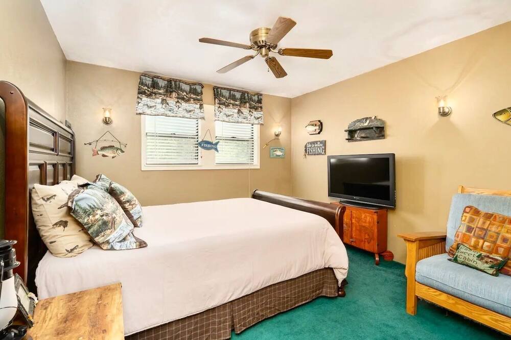 Photo of Bedroom in California Hot Springs