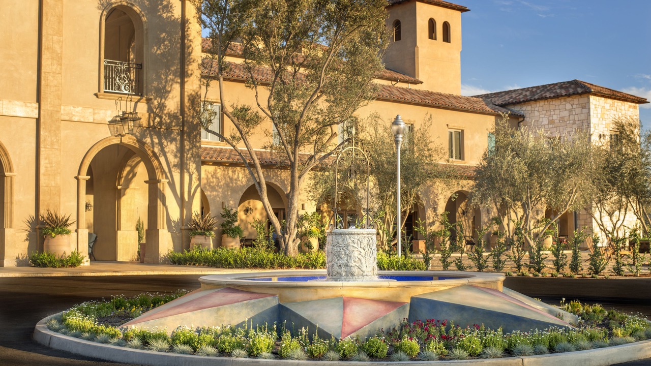 Photo of Buildings in River Oaks