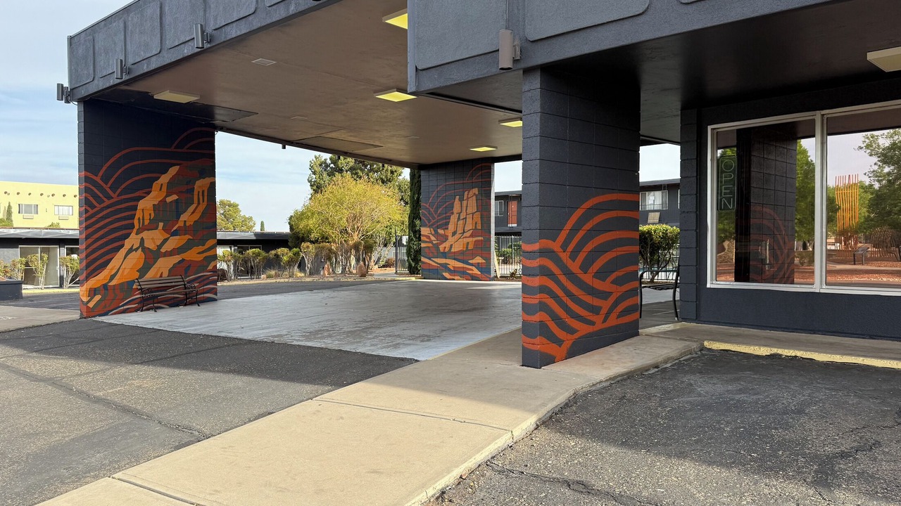 Photo of Outdoor in Page