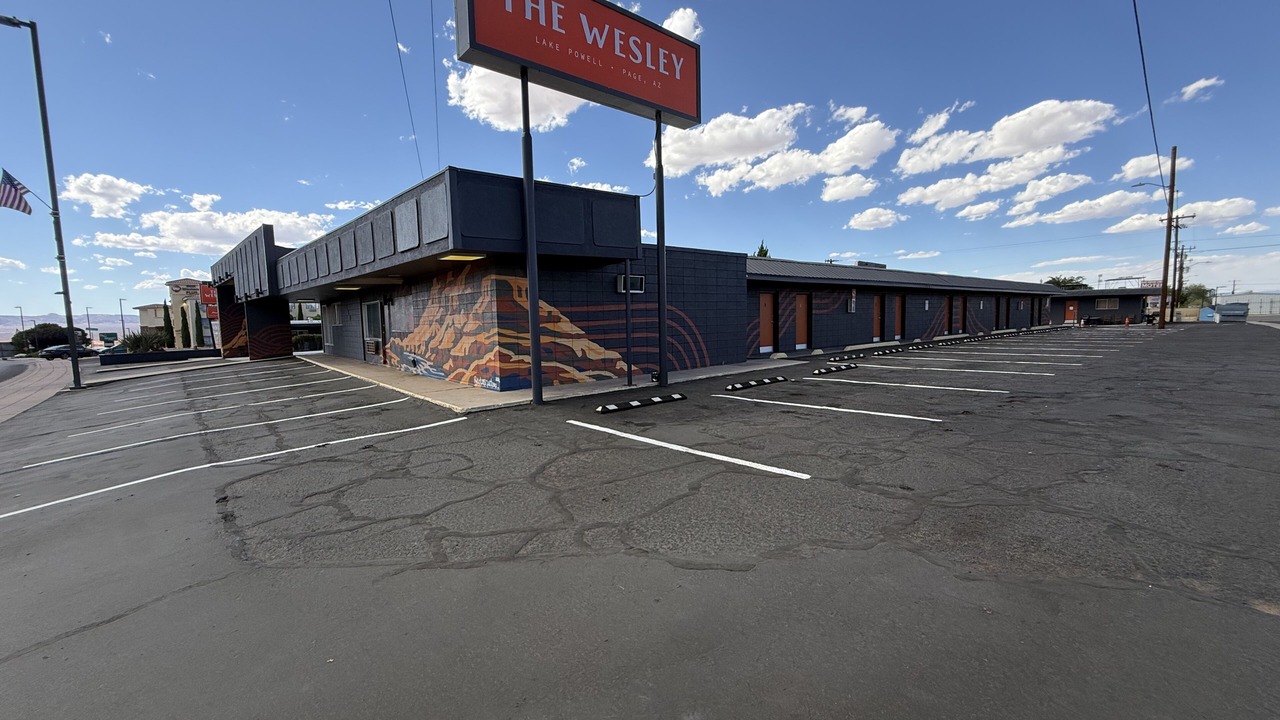 Photo of Outdoor in Page