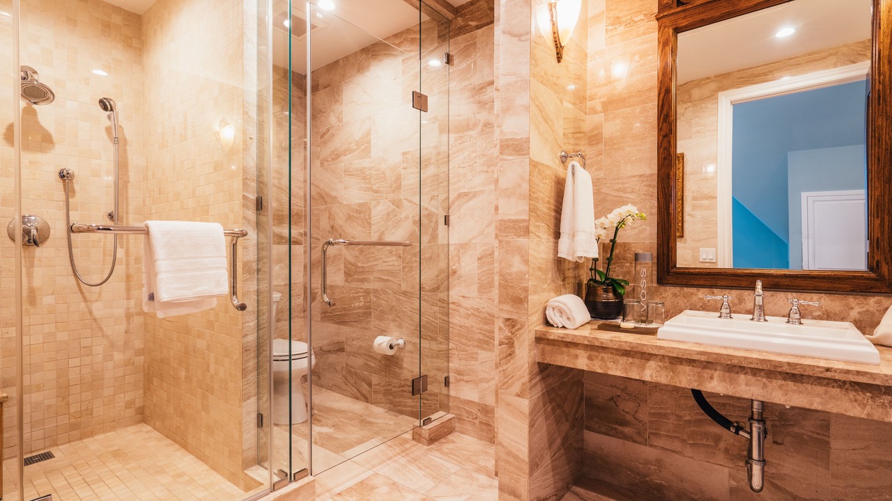 Photo of Bathroom in Lower Pacific Heights
