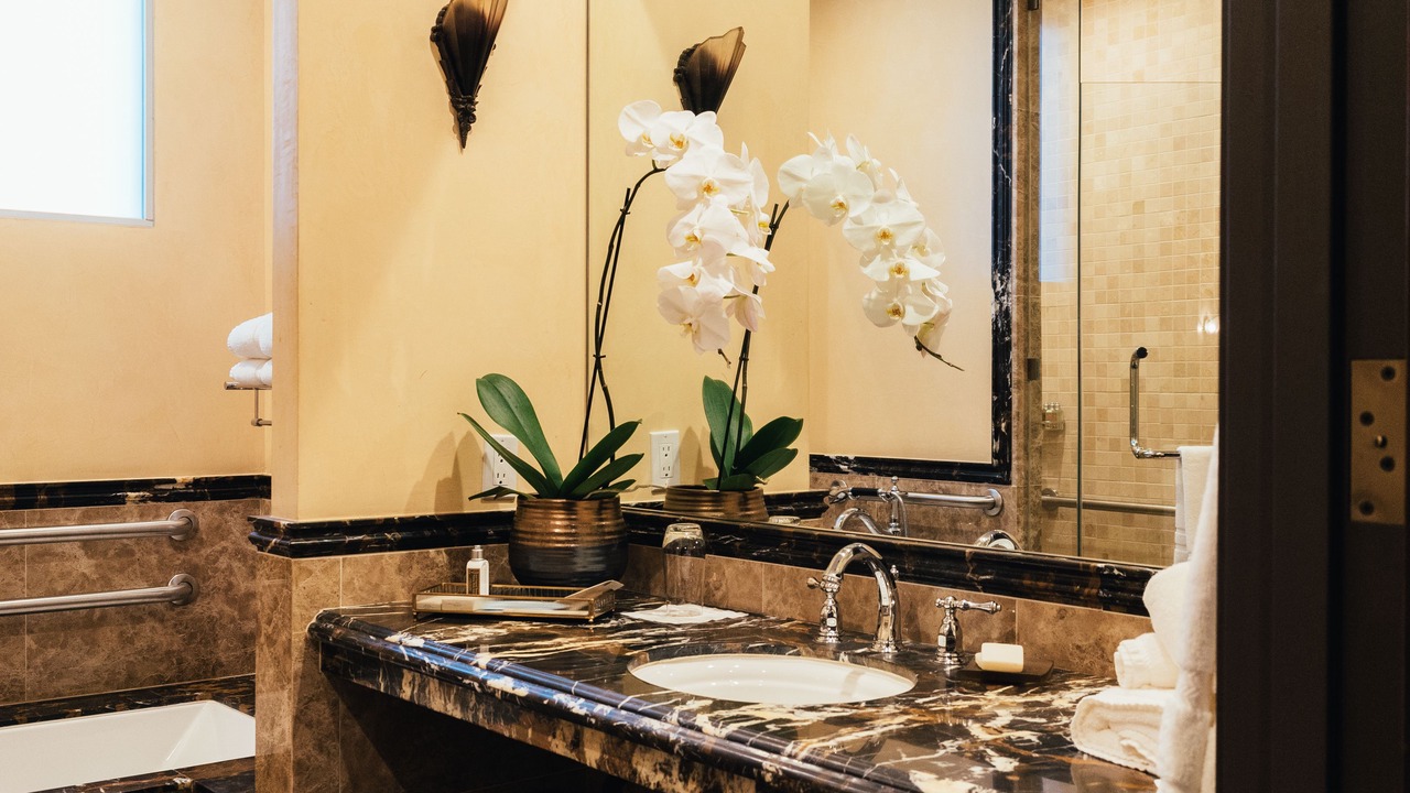 Photo of Bathroom in Lower Pacific Heights