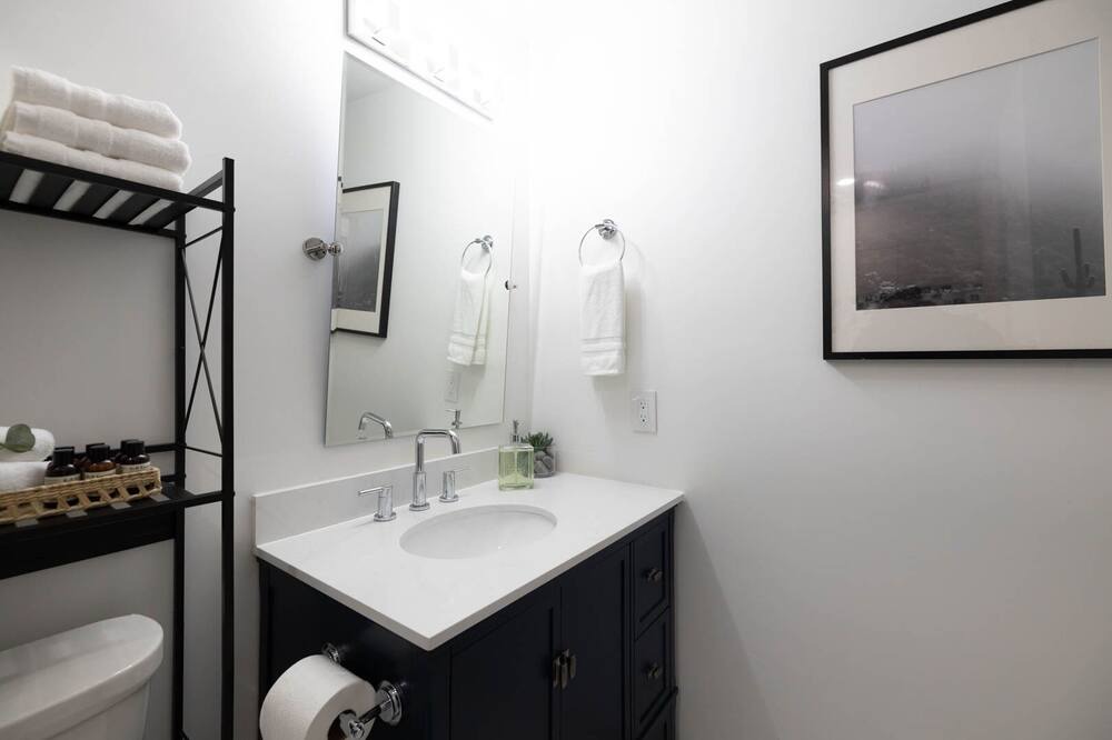 Photo of Bathroom in Scottsdale Estates Nine