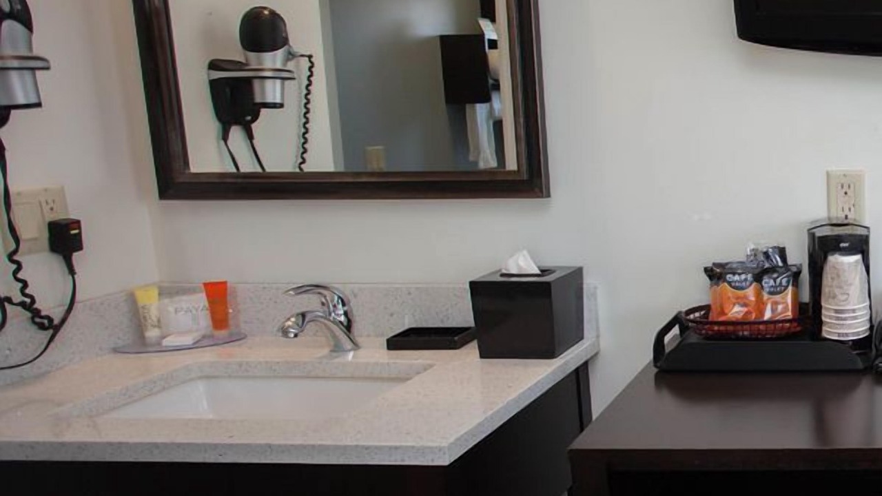 Photo of Bedroom in Marina District