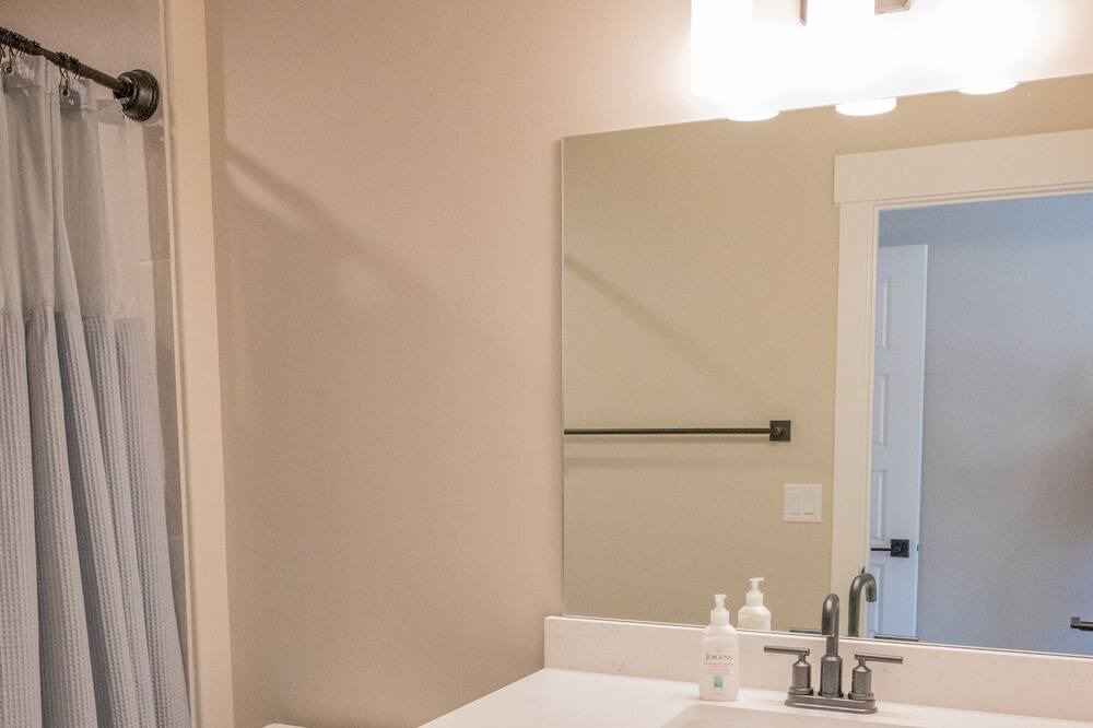 Photo of Bathroom in Washington