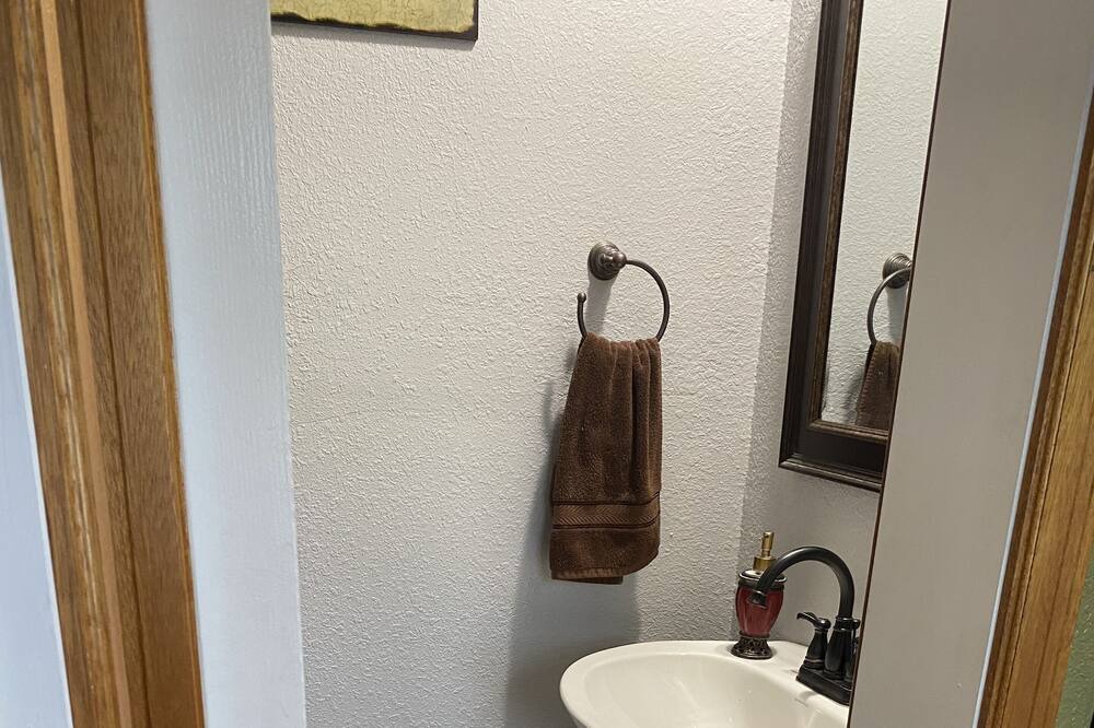 Photo of Bathroom in Klamath Falls