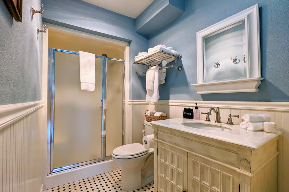 Photo of Bathroom in Amity