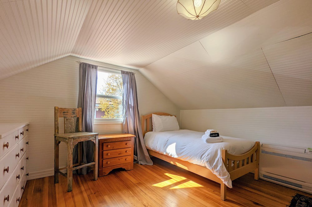 Photo of Bedroom in Amity