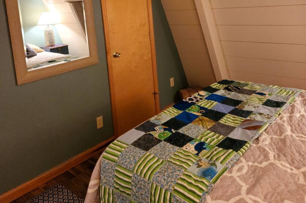 Photo of Bedroom in Greenhorn
