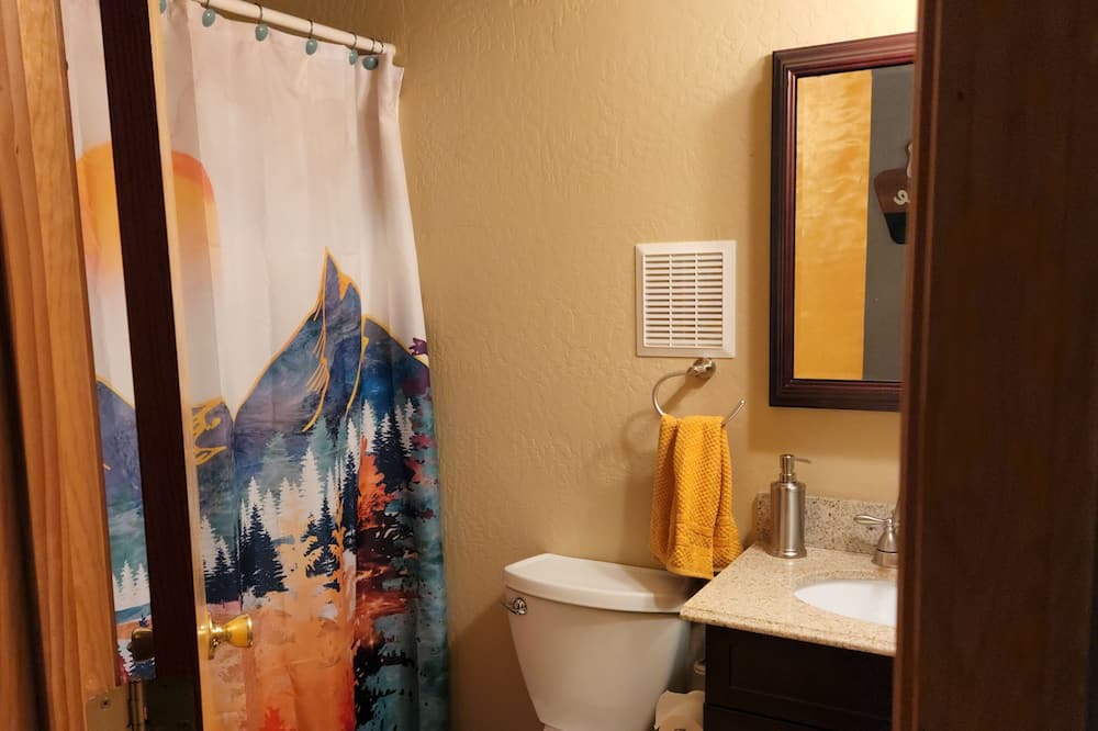 Photo of Bathroom in Greenhorn