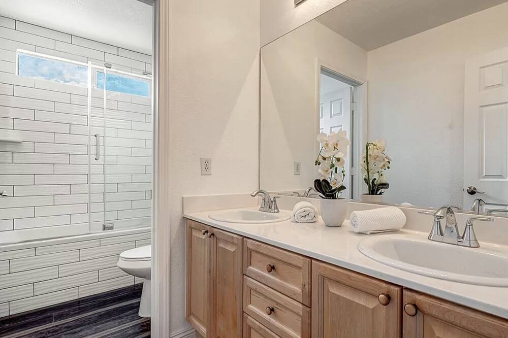 Photo of Bathroom in Rhodes Ranch