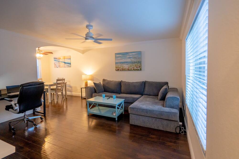 Photo of Livingroom in Lincoln Acres