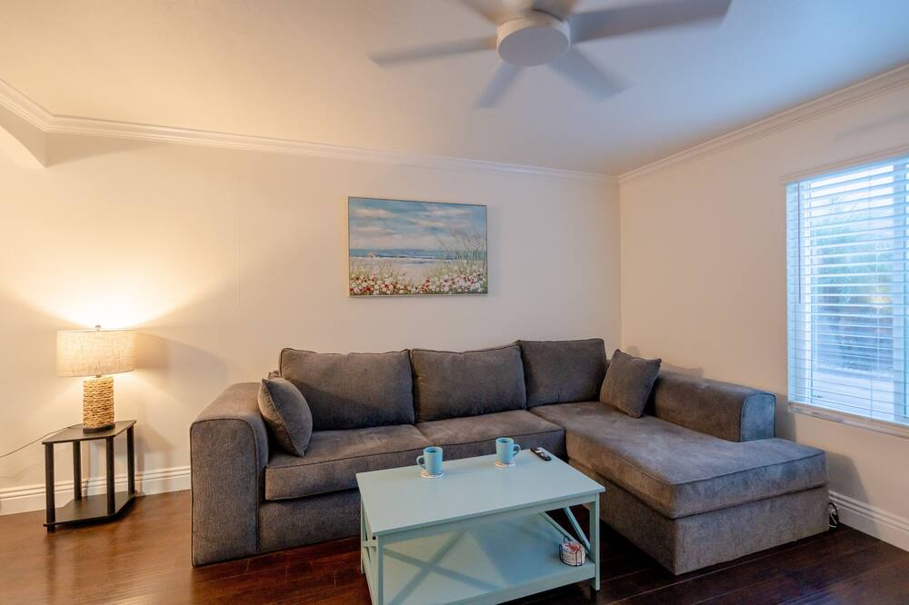 Photo of Livingroom in Lincoln Acres