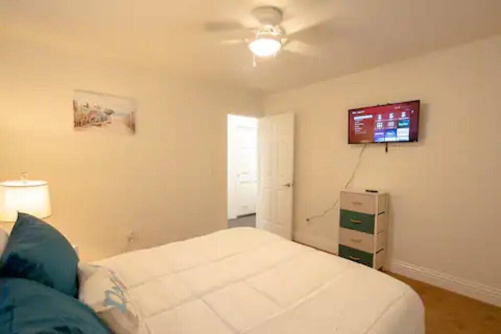 Photo of Bedroom in Lincoln Acres