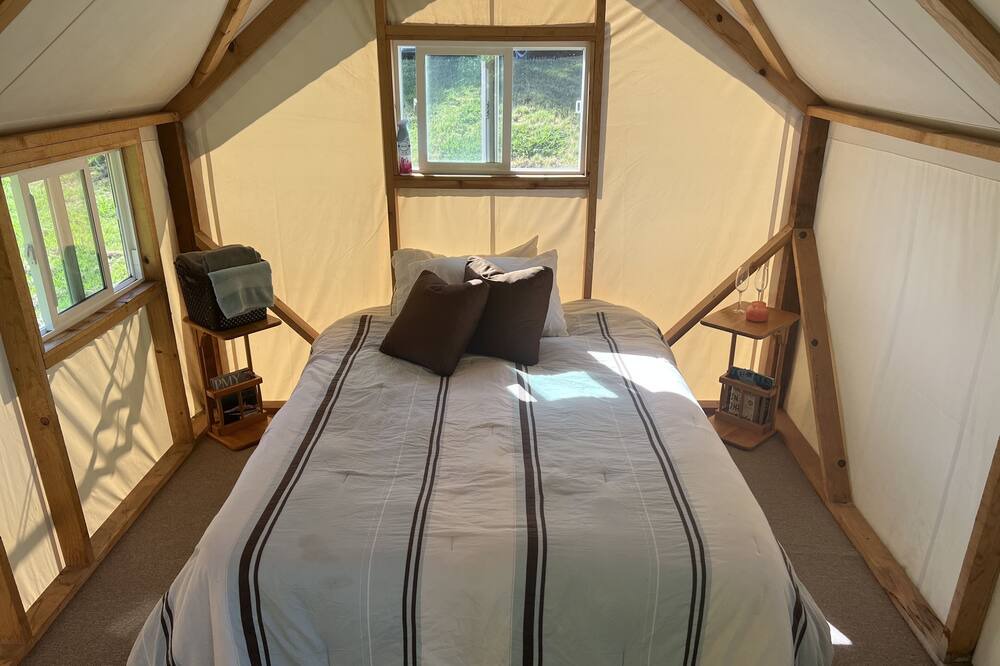 Photo of Bedroom in Isleton