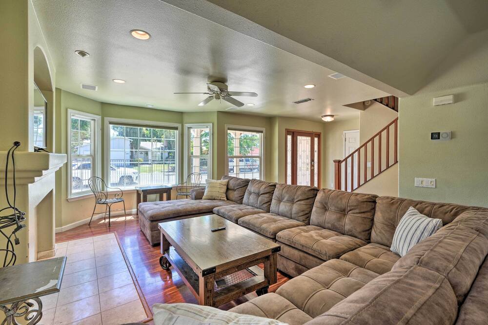 Photo of Livingroom in South Natomas