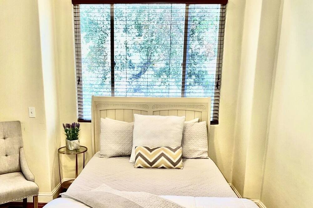 Photo of Bedroom in Carmel Valley