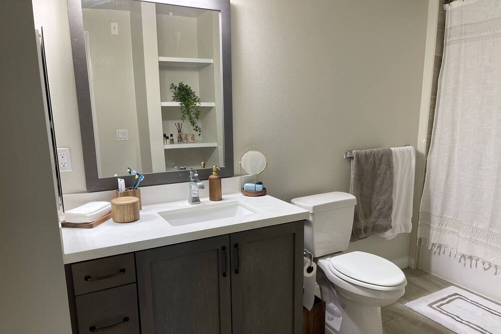 Photo of Bathroom in Laguna Niguel