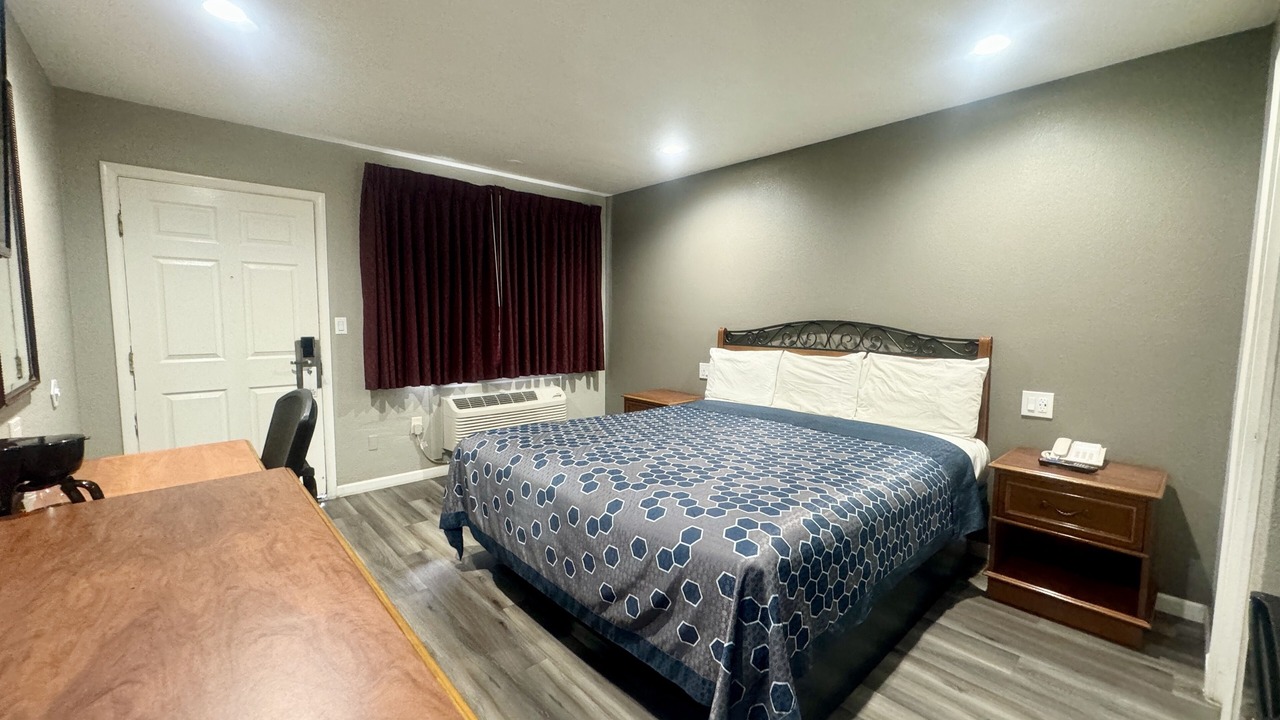 Photo of Bedroom in Oroville