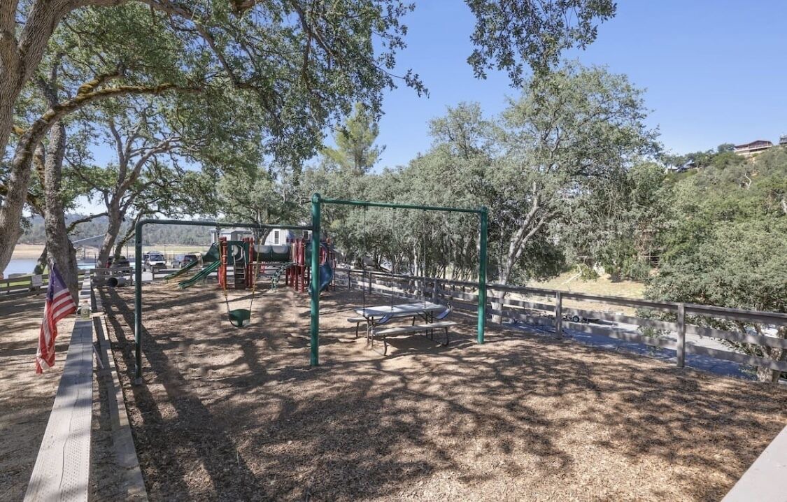 Photo of Outdoor in Oak Shores