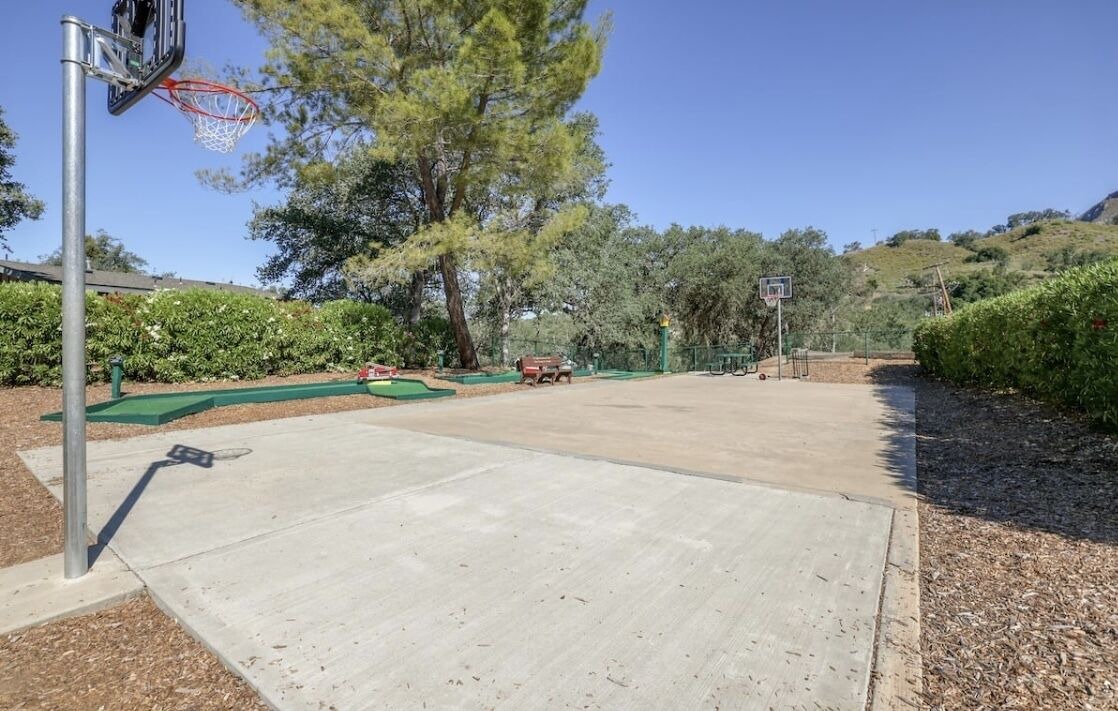 Photo of Outdoor in Oak Shores
