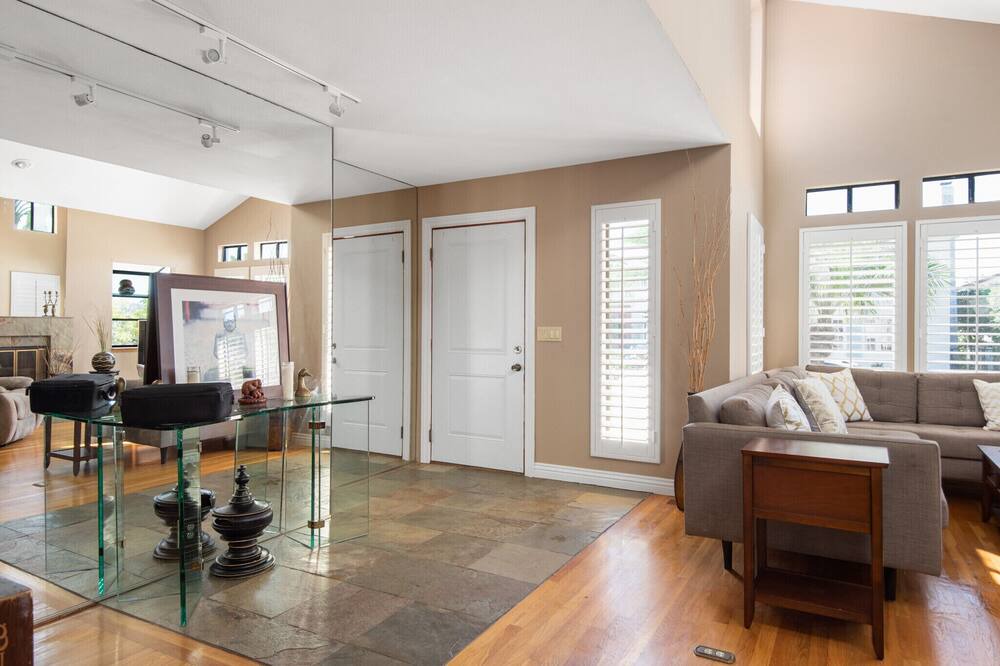 Photo of Livingroom in Beach Barber Tract