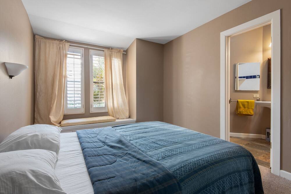 Photo of Bedroom in Beach Barber Tract