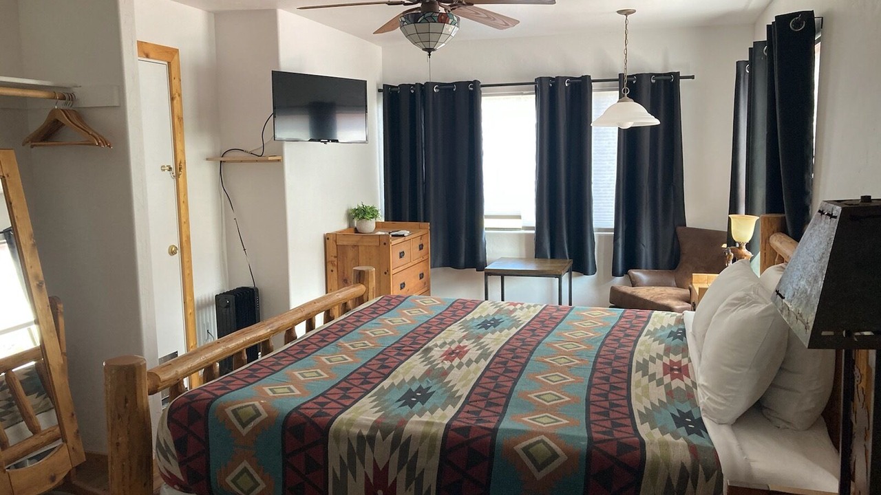 Photo of Bedroom in Cordes Lakes