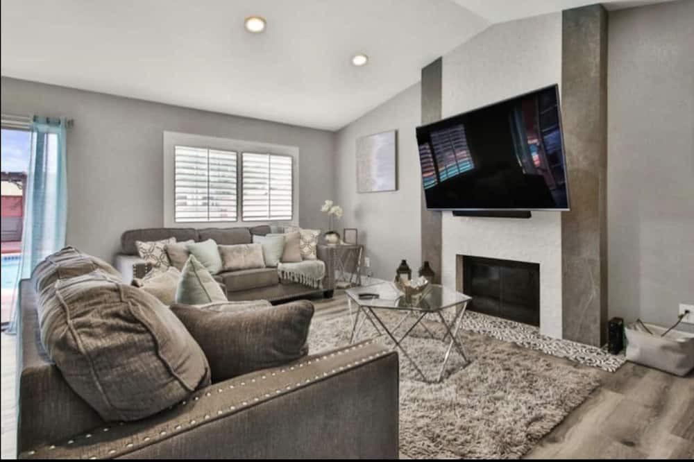 Photo of Livingroom in San Ysidro