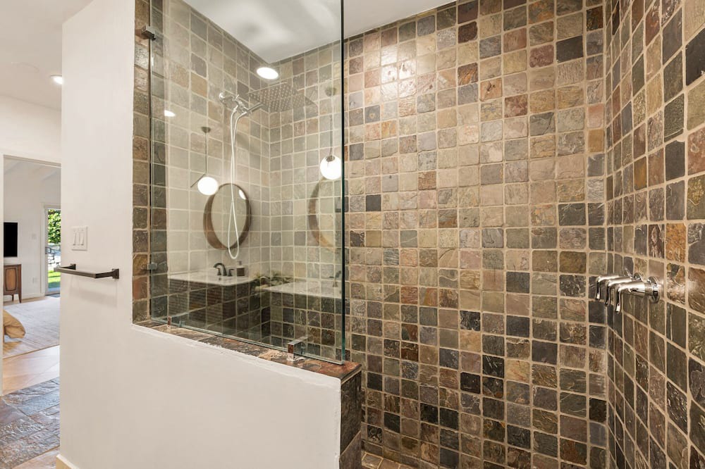 Photo of Bathroom in Sunrise Vista Chino