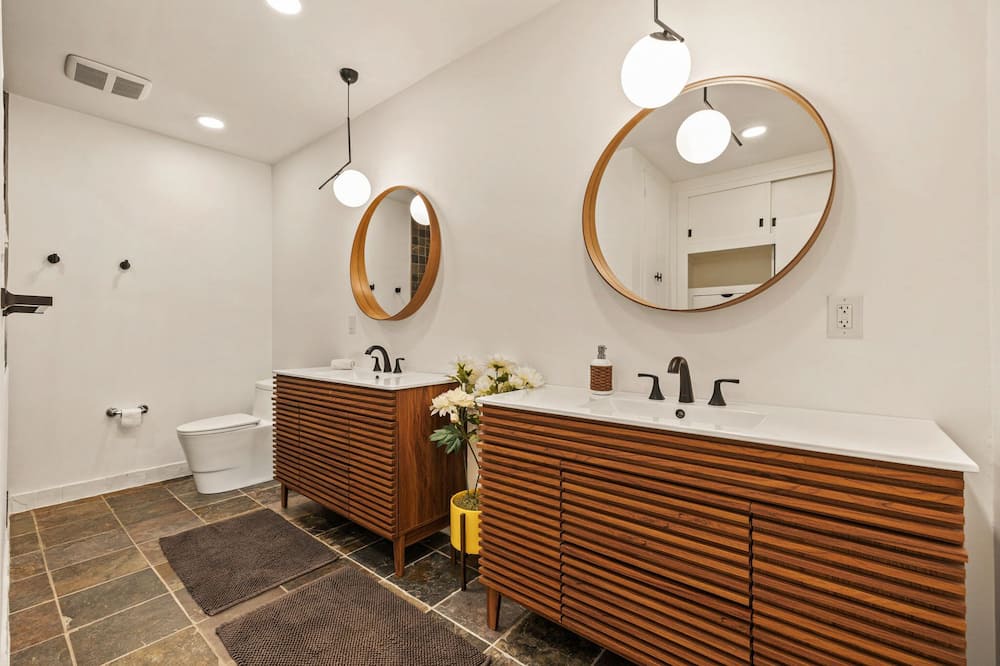Photo of Bathroom in Sunrise Vista Chino