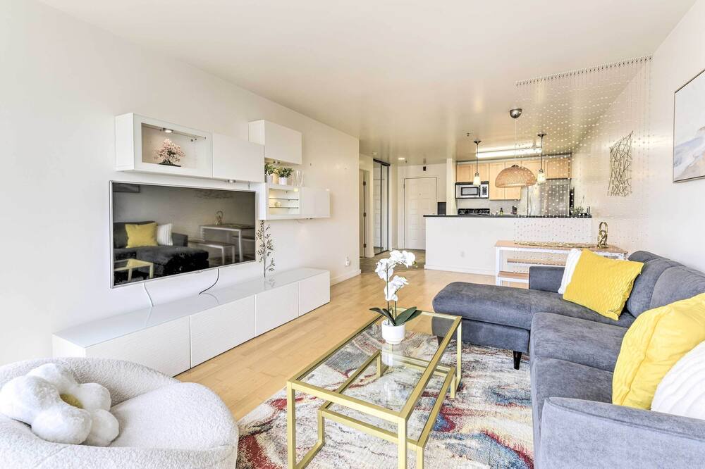 Photo of Livingroom in Emeryville