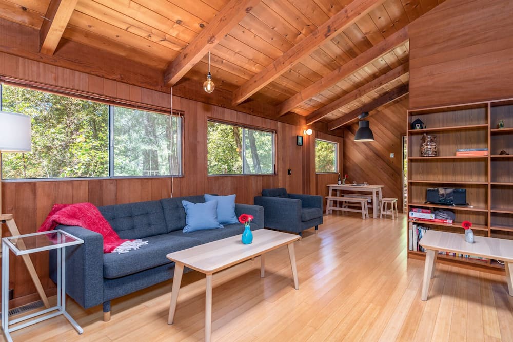 Photo of Livingroom in Gualala