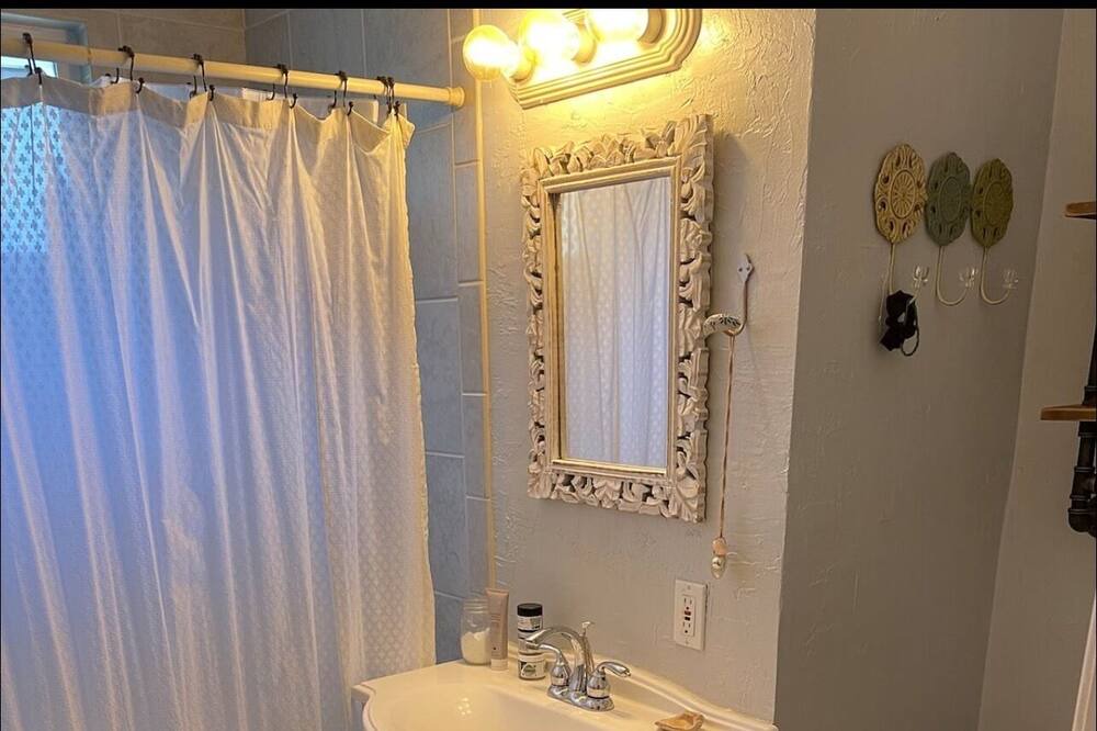 Photo of Bathroom in East Side Capistrano