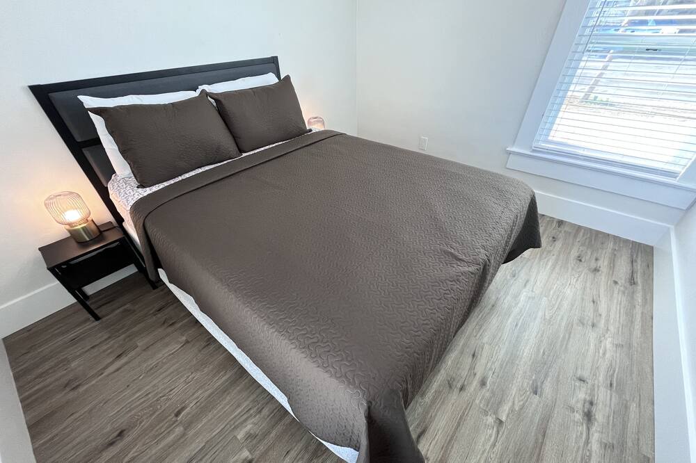Photo of Bedroom in National City