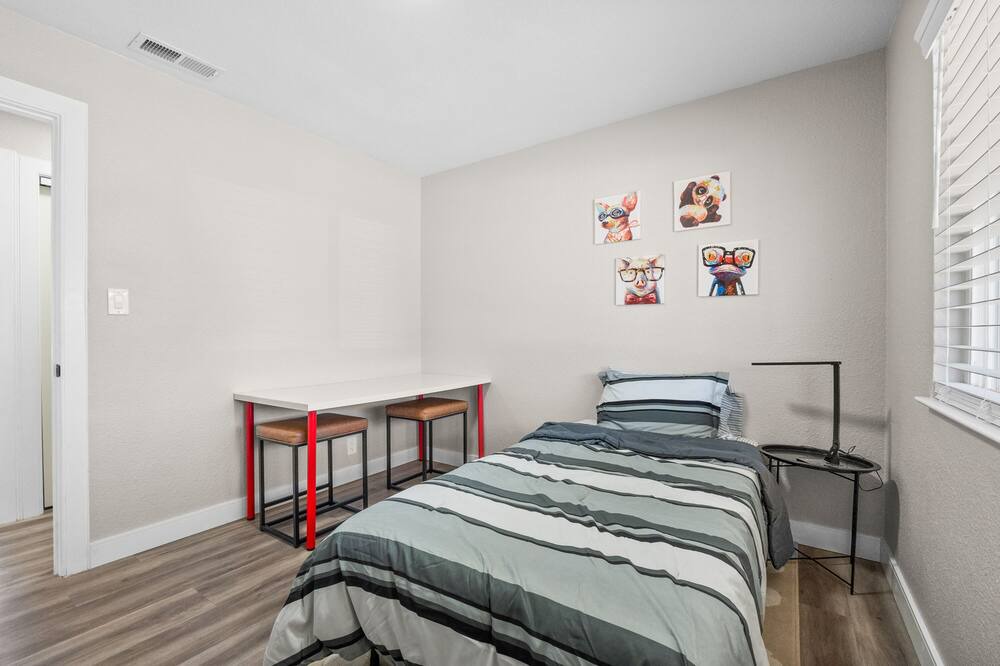 Photo of Bedroom in Fremont