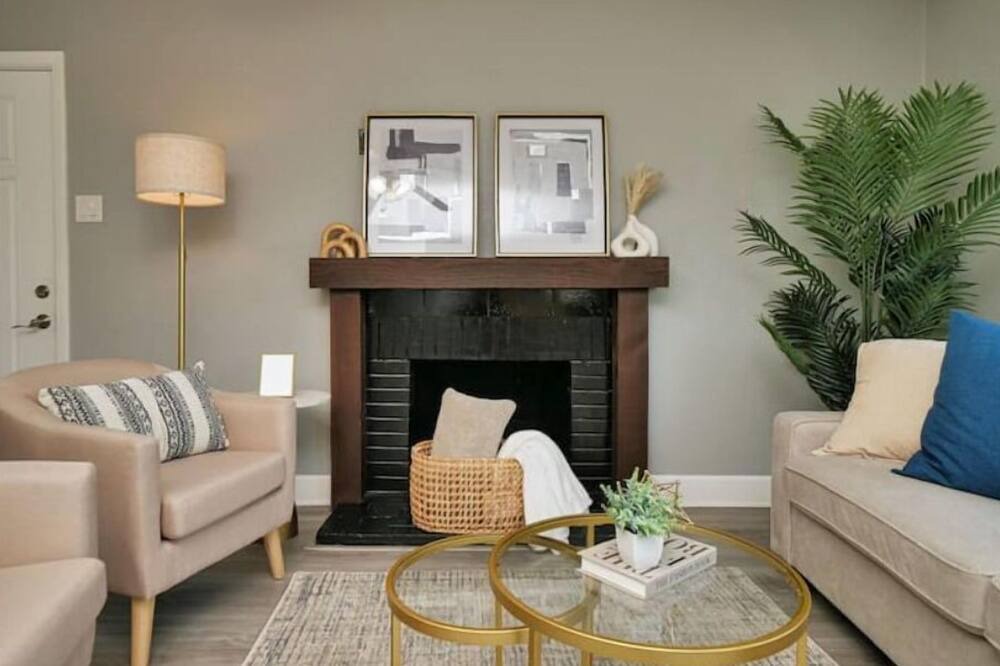 Photo of Livingroom in Concord