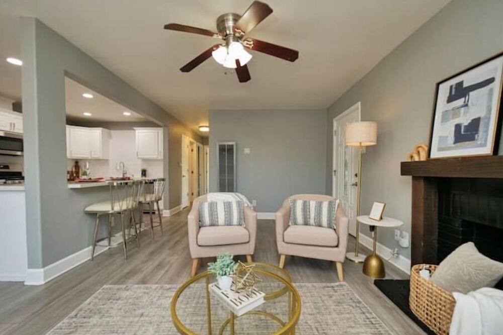 Photo of Livingroom in Concord