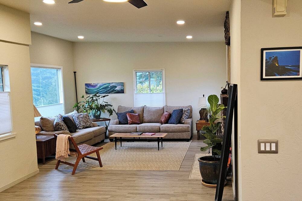 Photo of Livingroom in Eureka